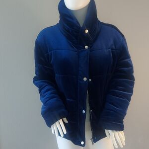 Atmosphere Blue Puffer Jacket with High Collar and Quilted Design